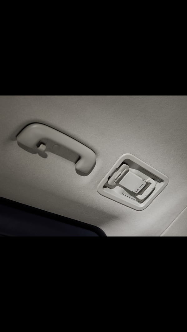 3-Punkt-Sicherheitsgurtsystem des Kia PV5 WAV, das Rollstuhlfahrern zusätzliche Sicherheit und Komfort bietet.
